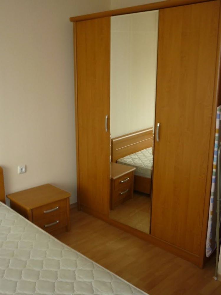 Обставленная квартира с одной спальней на первой линии с видом на море в Элените