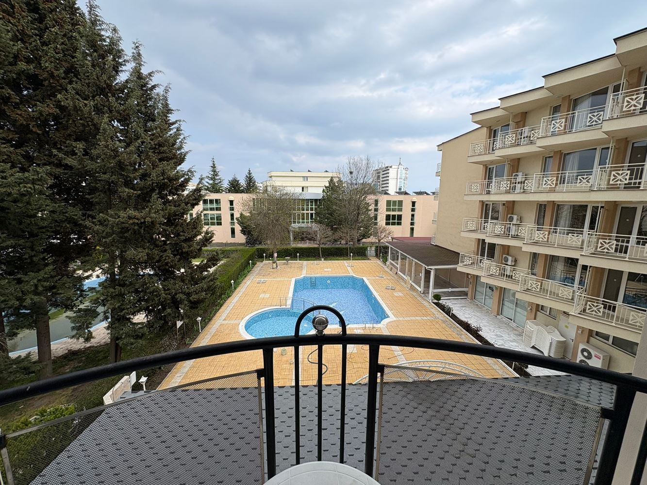 Просторная квартира с двумя спальнями с отличными удобствами и готовая к заселению – идеальная инвестиция и комфортное жильё