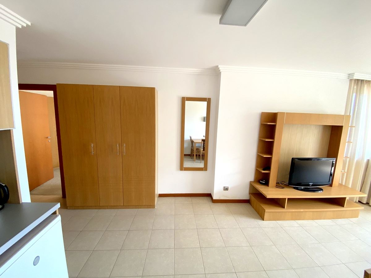 Двухкомнатная квартира  на первой линии моря в Равде – роскошь, природа и впечатляющий вид на бассейн