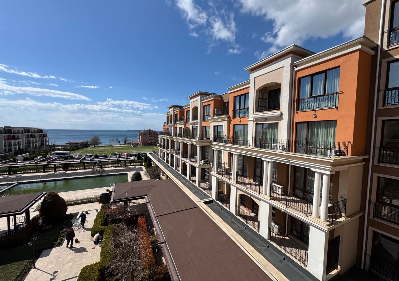 Студия на первой линии с видом на море в роскошном комплексе – полностью меблирована и готова к использованию