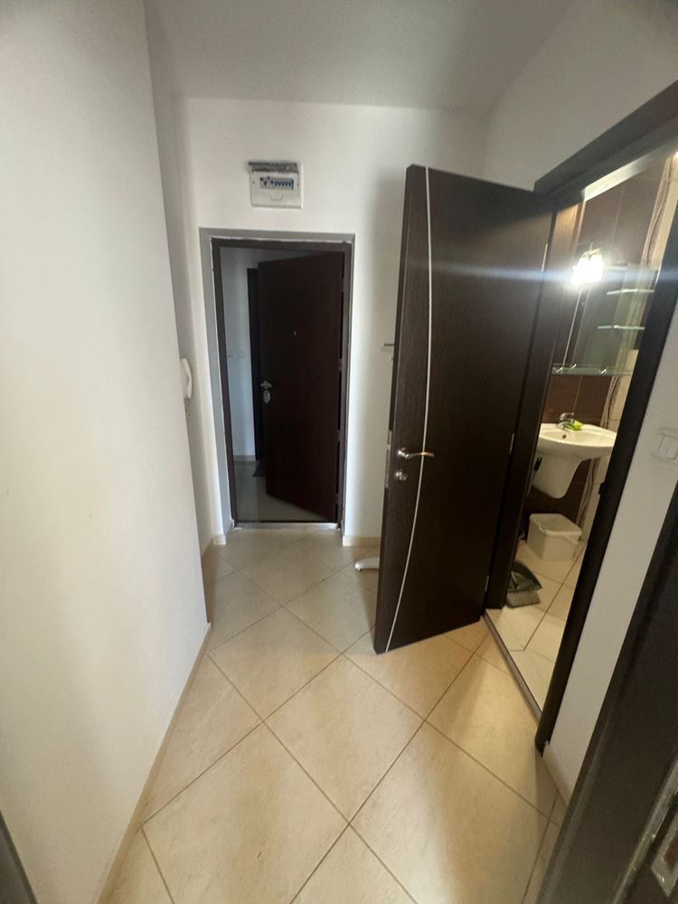 Уютная полностью меблированная студия в 300 м от моря в Поморие – отличная инвестиция и курортная недвижимость