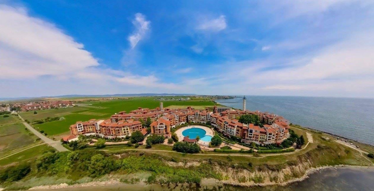 Студия в Ахелое на первой линии с богатыми удобствами – идеально для инвестиций или отдыха