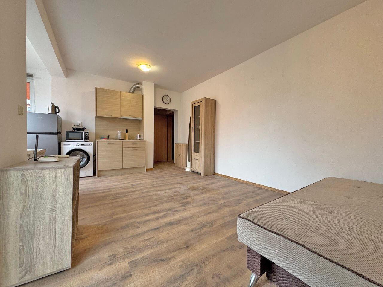 Квартира с одной спальней с видом на бассейн в престижном комплексе в Солнечном Береге