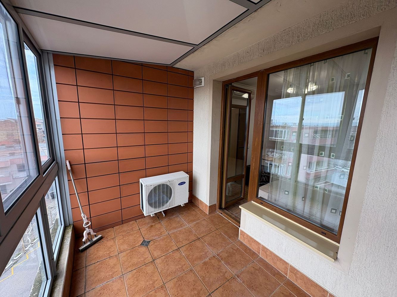  Панорамная двухкомнатная квартира на первой линии в Поморие с прямым видом на море