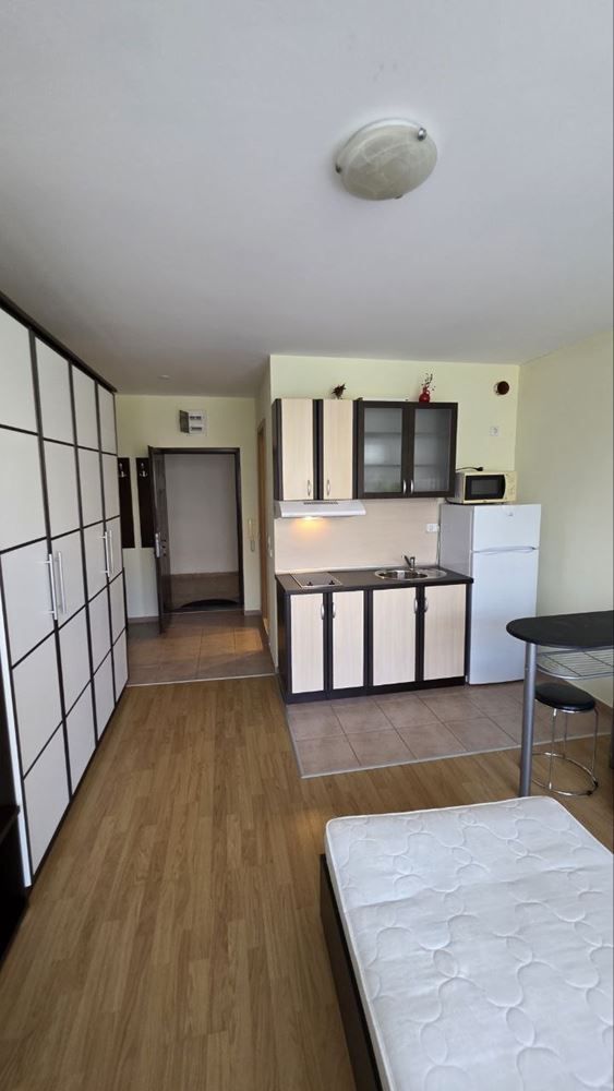 Практичная и уютная студия в Солнечном Берегу – уют и спокойствие с видом на бассейн