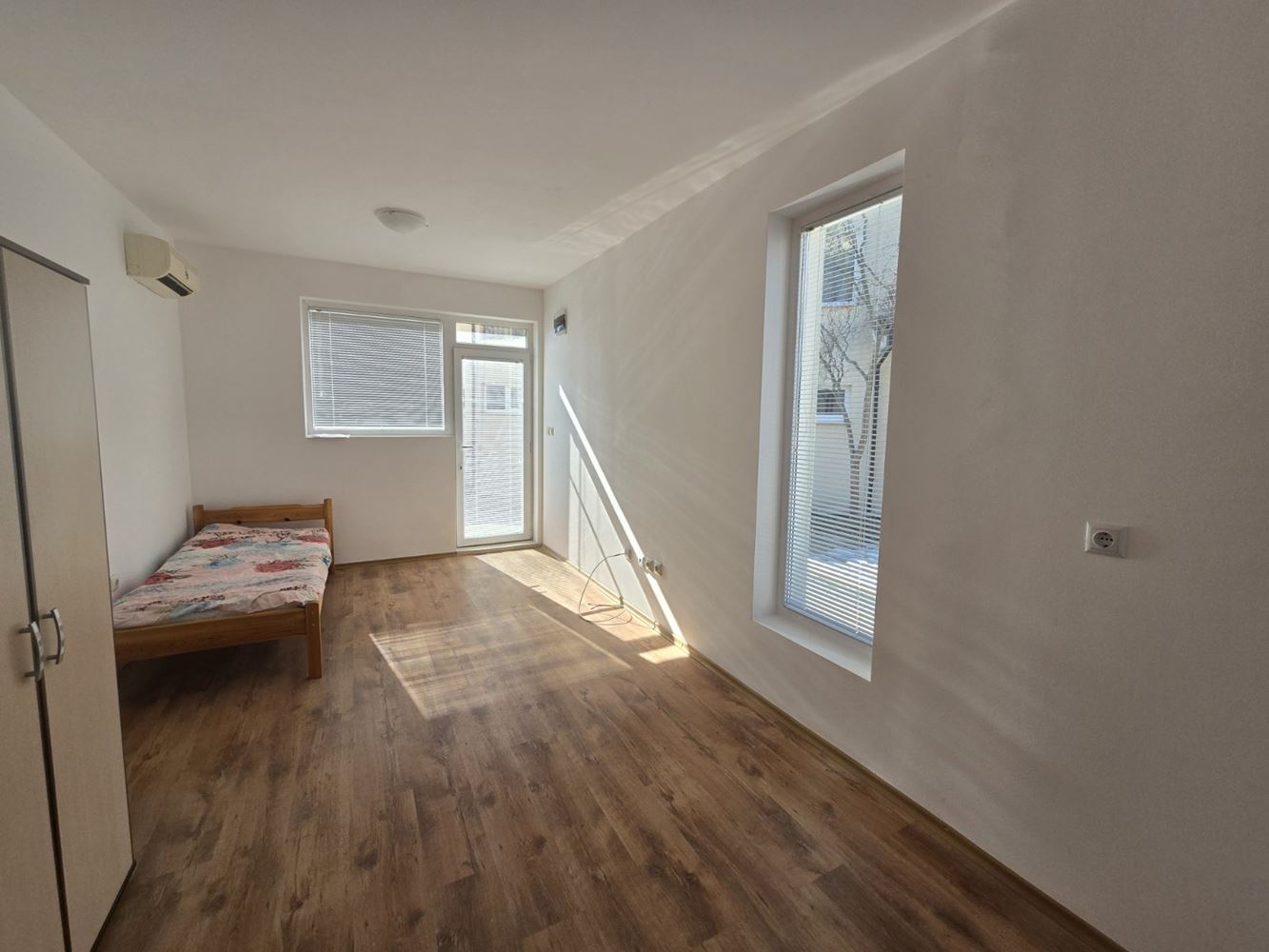 Уютная студия с отдельным входом и юго-западной экспозицией – тишина и комфорт рядом с Солнечным Берегом