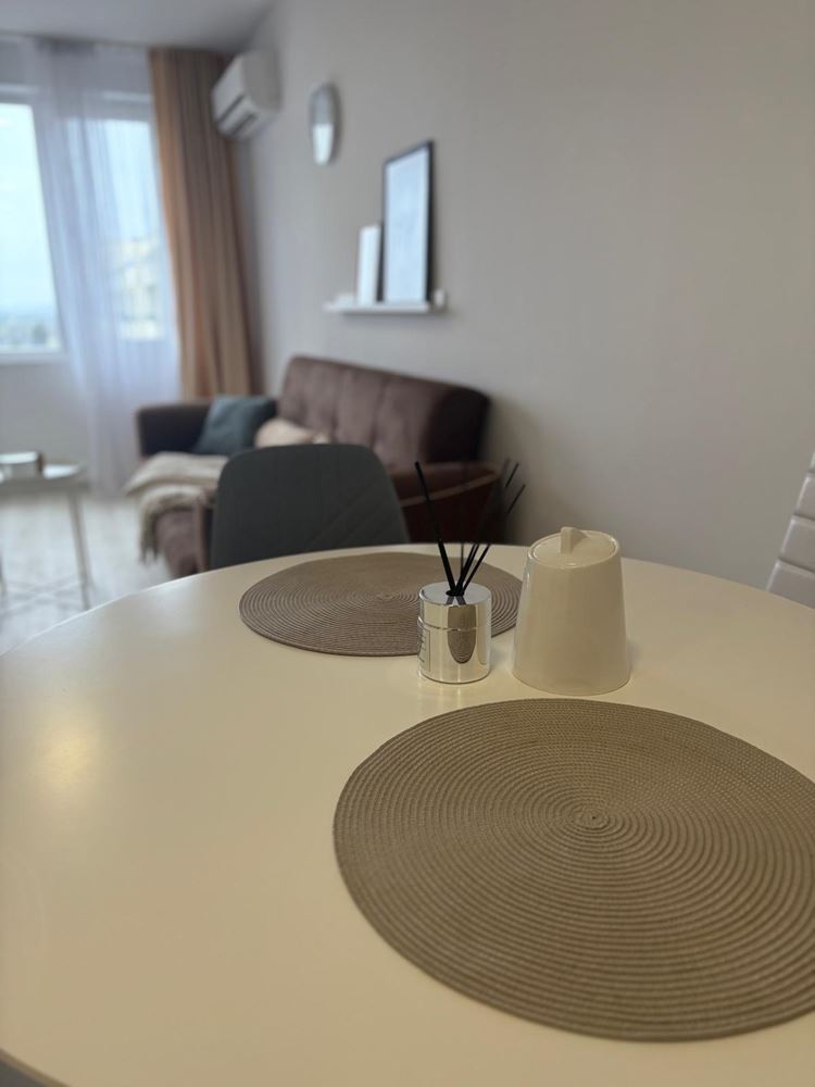 Просторная и современная квартира с одной спальней со всеми удобствами в Помории