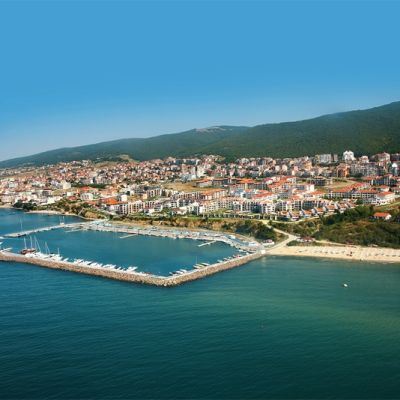 Апартамент с двумя спальнями и видом на море без таксы обслуживания в Святом Власе