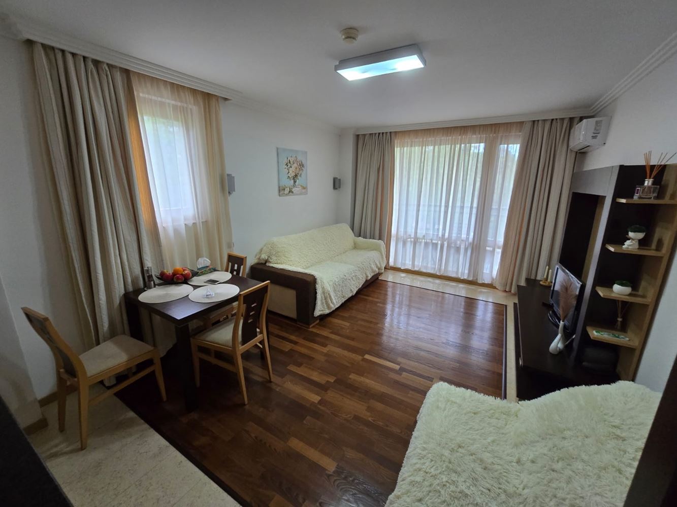 Роскошная студия на первой линии в Равда – стиль, комфорт и прямой доступ к пляжу