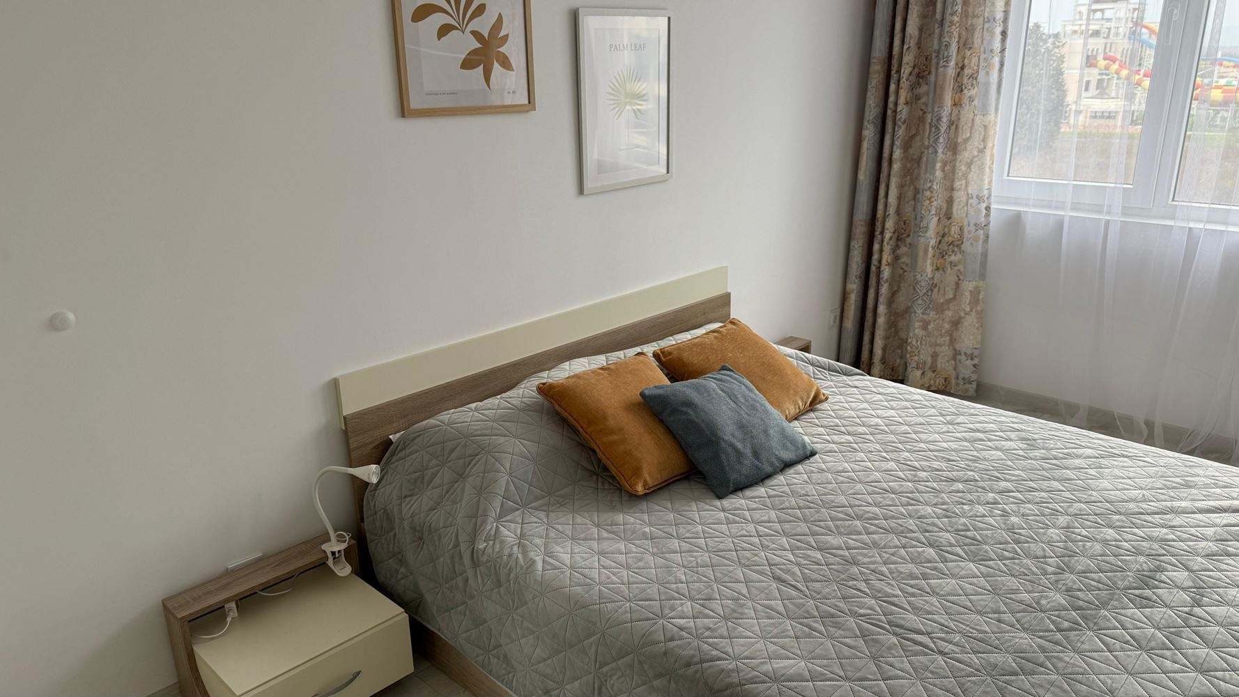 Просторная и современная квартира с одной спальней со всеми удобствами в Помории