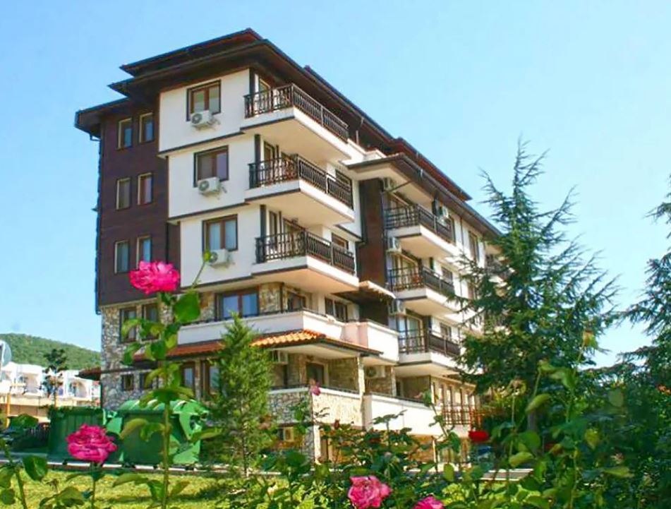 Просторная квартира с 2 спальнями в бутиковом комплексе в нескольких метрах от моря в Святом Власе 