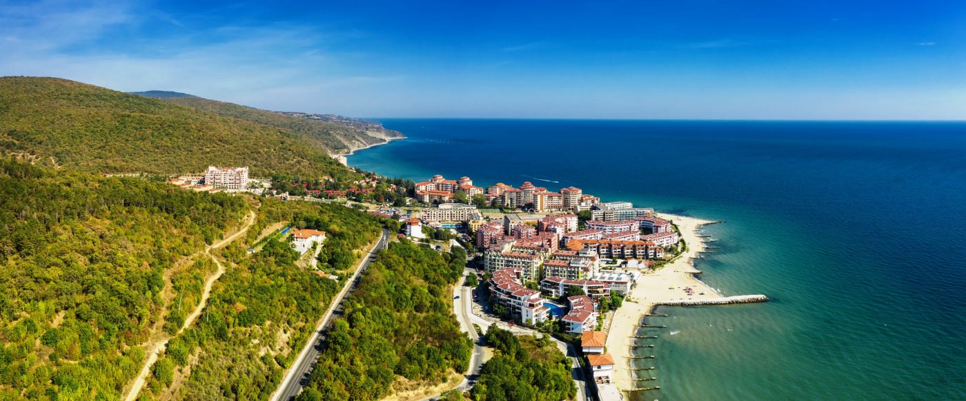 Обставленная квартира с одной спальней на первой линии с видом на море в Элените