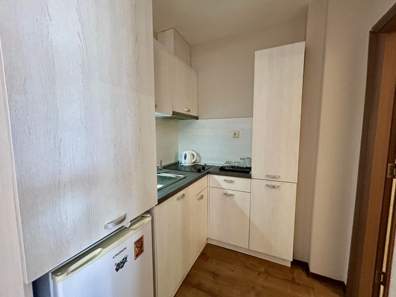 Светлая и уютная студия с видом на красивую внутреннюю территорию – комфорт и спокойствие в современном комплексе