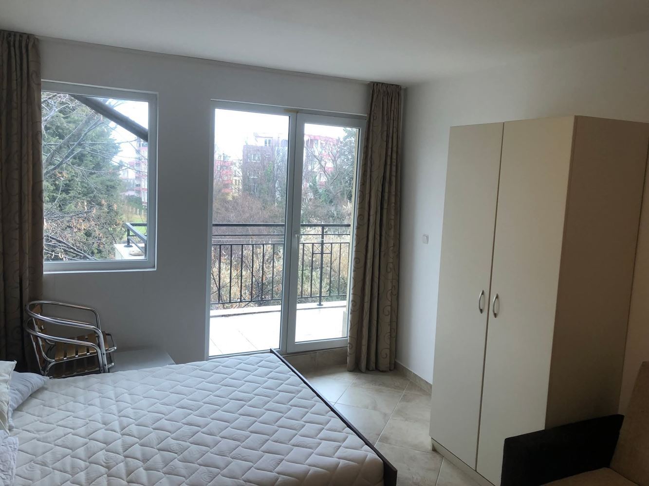 Меблированная студия в Равде, всего в нескольких шагах от Южного пляжа – без таксы обслуживания!