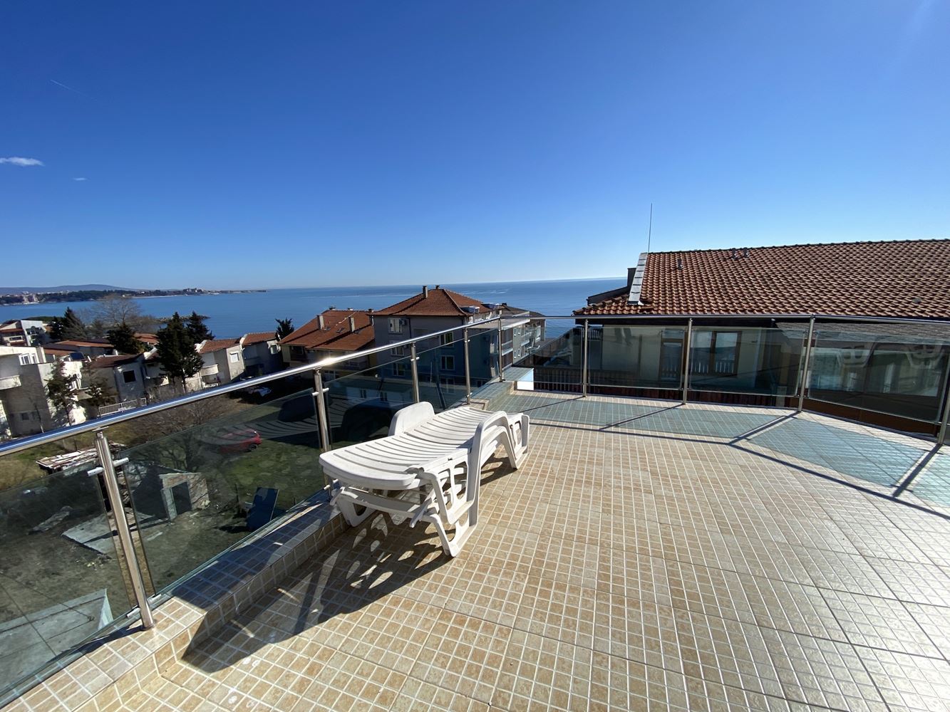 Однокомнатная квартира с видом на море в интересном комплексе