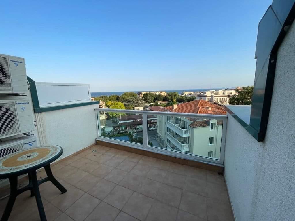  Панорамная квартира с двумя спальнями с видом на море в Равде – свет, простор и низкая плата за обслуживание