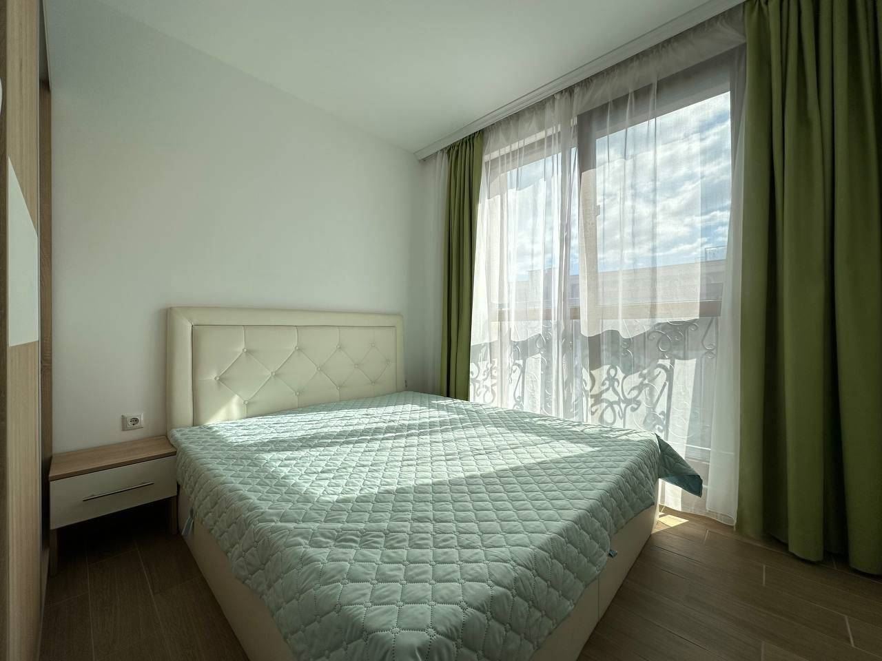 Трёхкомнатная квартира в элитном комплексе в Солнечном Береге – современная роскошь, комфорт и морская атмосфера