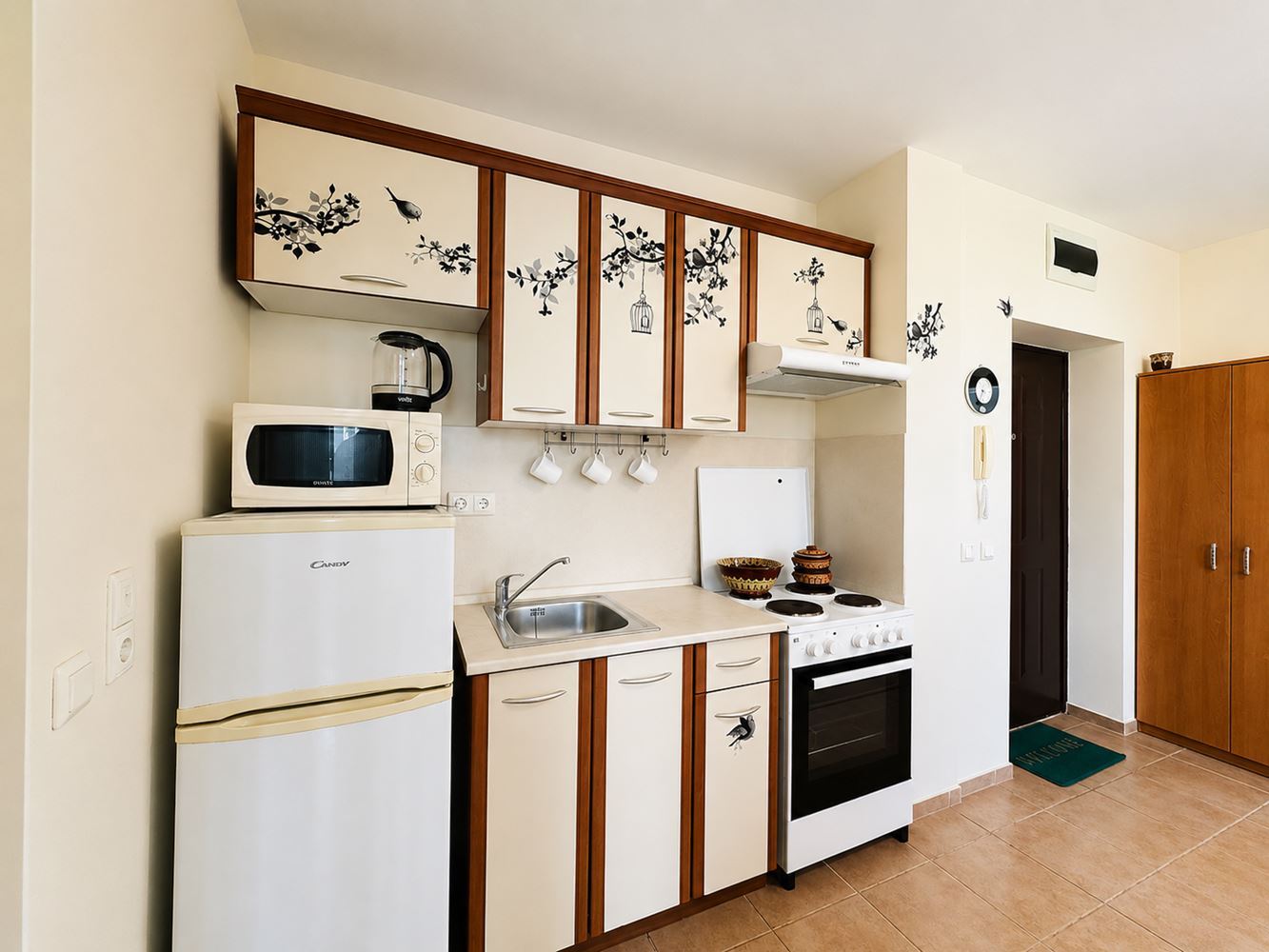 Квартира с двумя спальнями на первом этаже с видом на сад в Солнечном Берегу