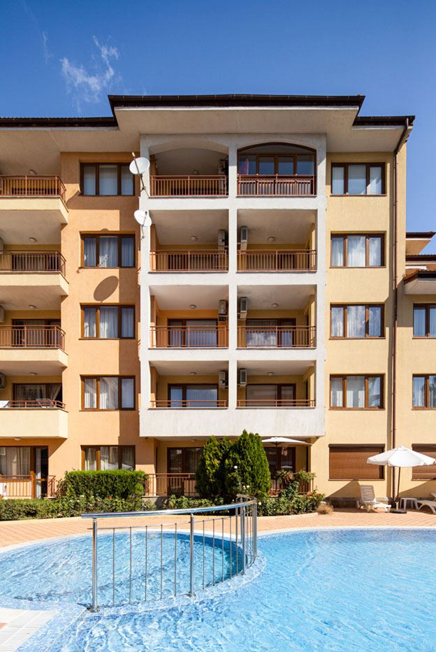 Уют и практичность – двухкомнатная квартира (с одной спальней) в комплексе на Солнечном берегу