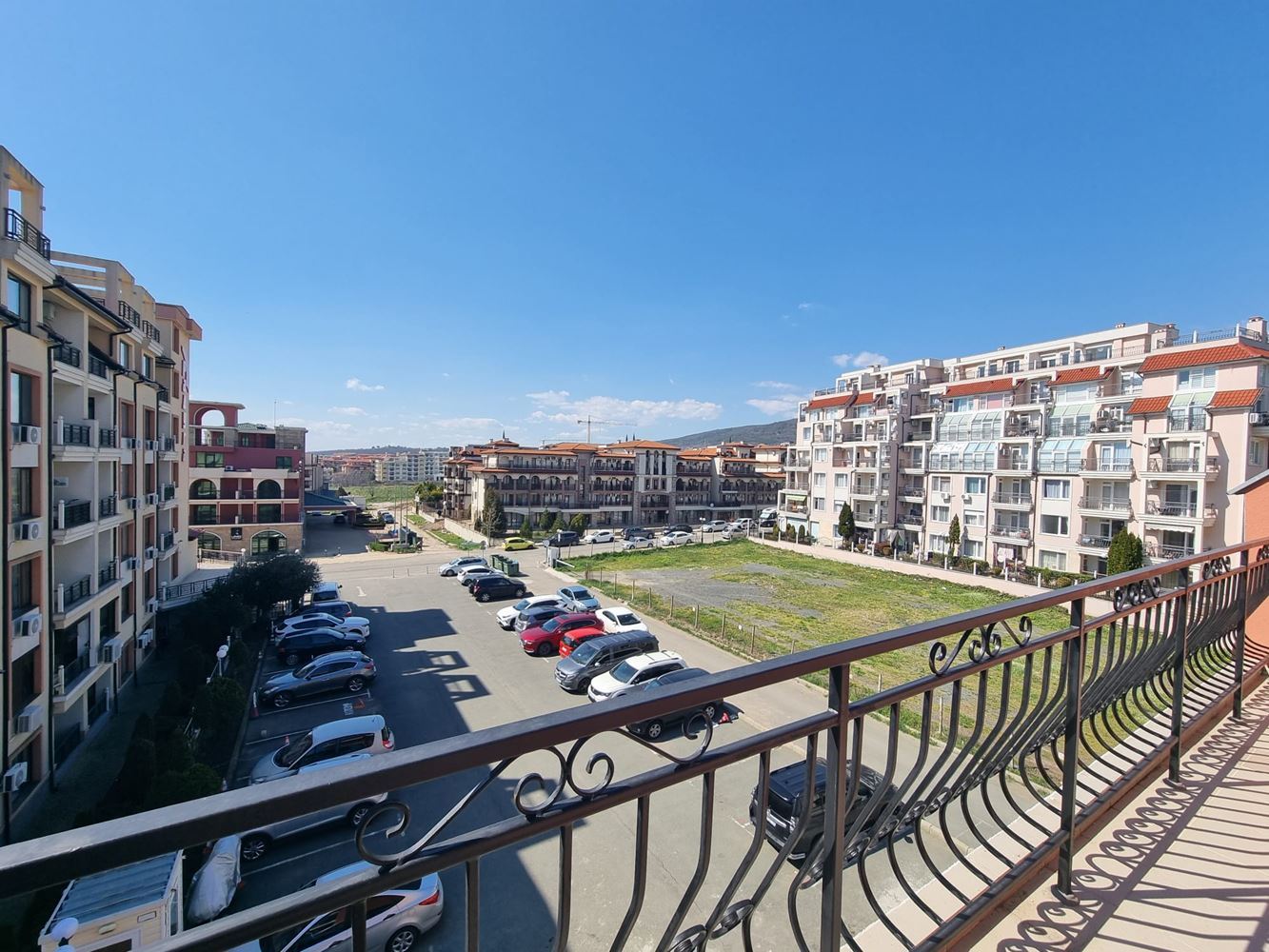 Светлая и современная квартира с отличным расположением – сочетание комфорта, природы и морского духа