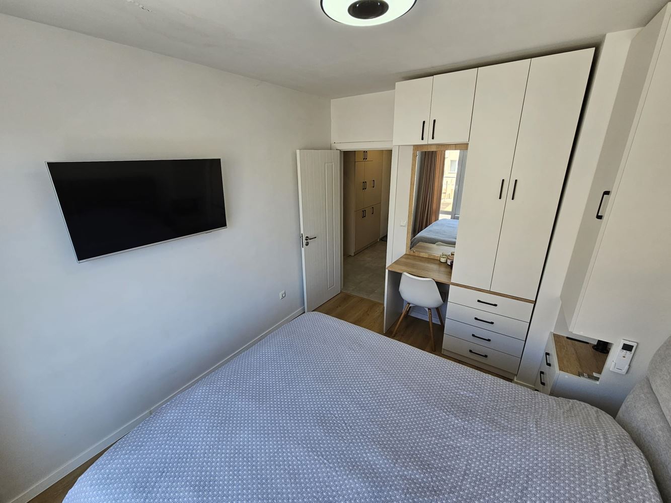 Просторная и светлая квартира с двумя спальнями и двумя большими террасами в Меден Рудник – идеально для семьи или инвестиций