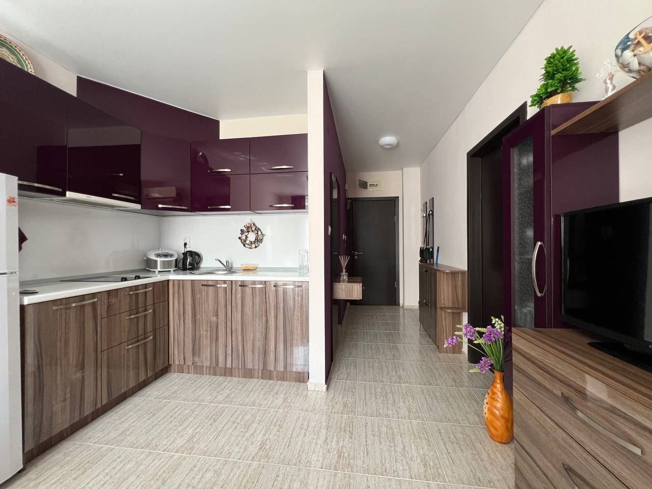 Квартира с одной спальней с полной мебелью в Солнечном Береге – комфорт и удобство рядом с пляжем