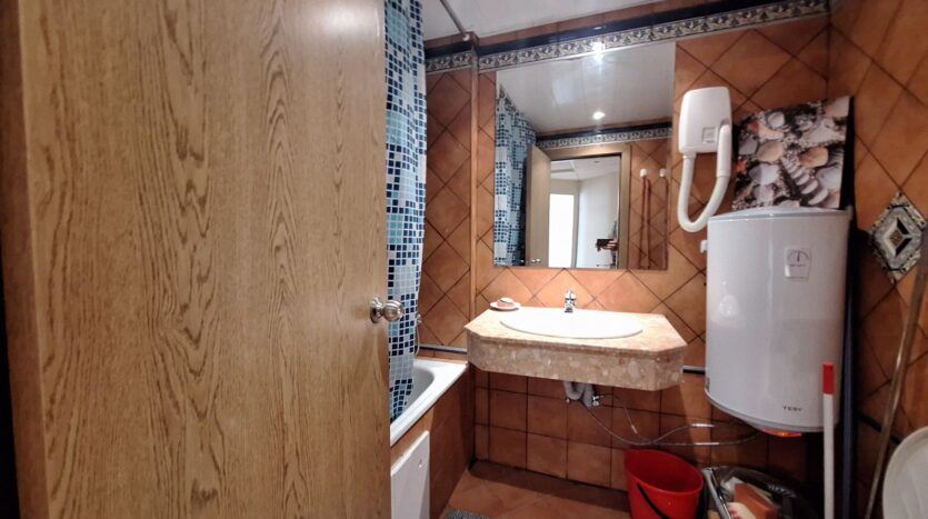 Двухкомнатная квартира на первой линии в Елените с панорамным видом на море и отличным инвестиционным потенциалом