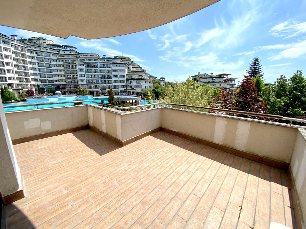 Двухкомнатная квартира  на первой линии моря в Равде – роскошь, природа и впечатляющий вид на бассейн