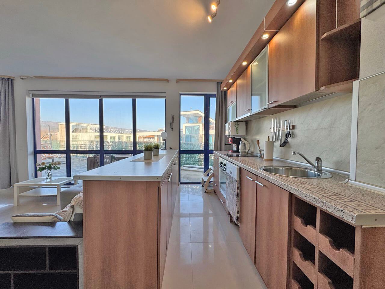 Роскошный пентхаус в Солнечном Берегу с впечатляющей панорамной террасой и отличным расположением