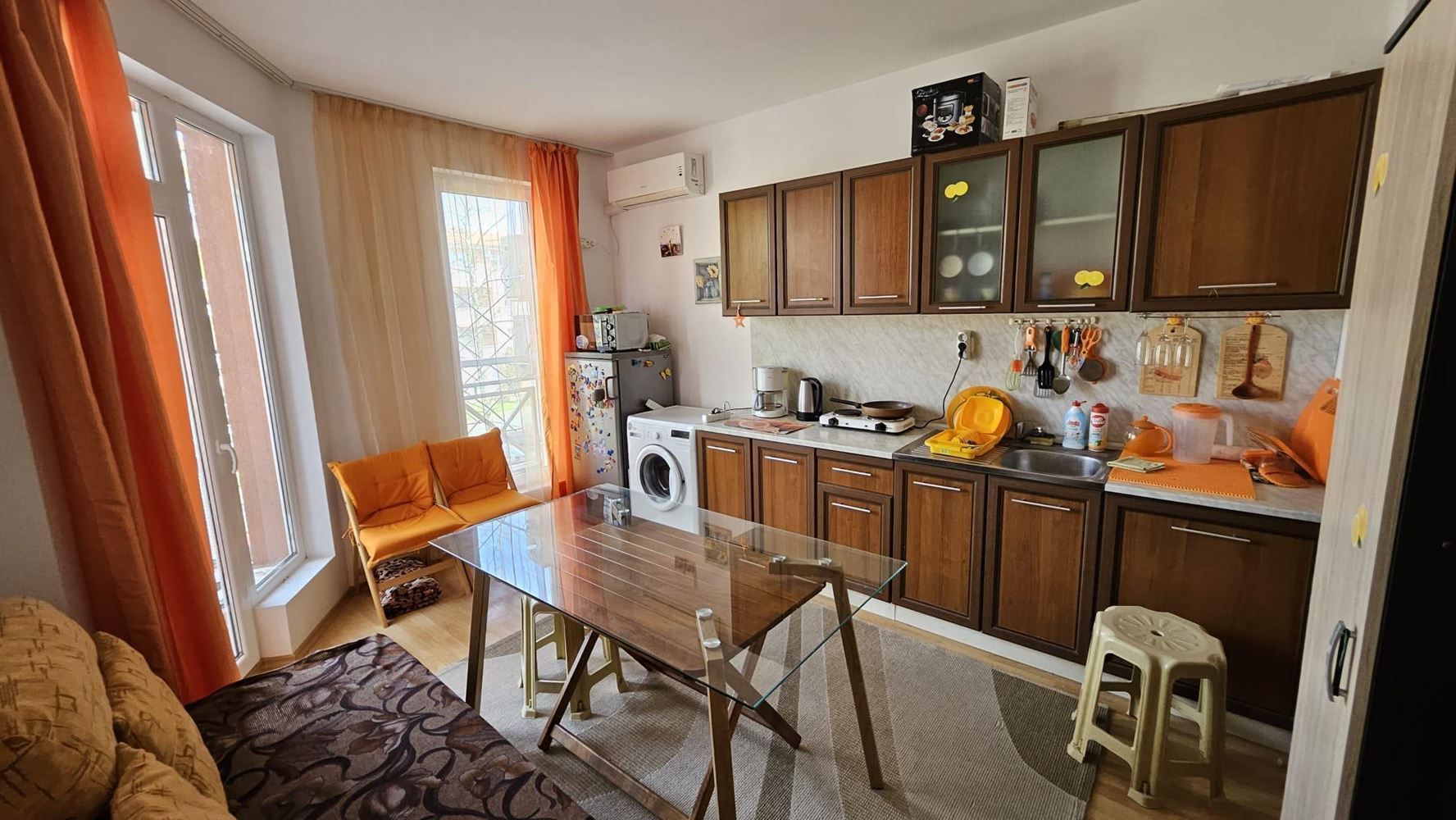 Современная квартира с одной спальней в закрытом комплексе с бассейнами и водными аттракционами в районе Солнечного берега