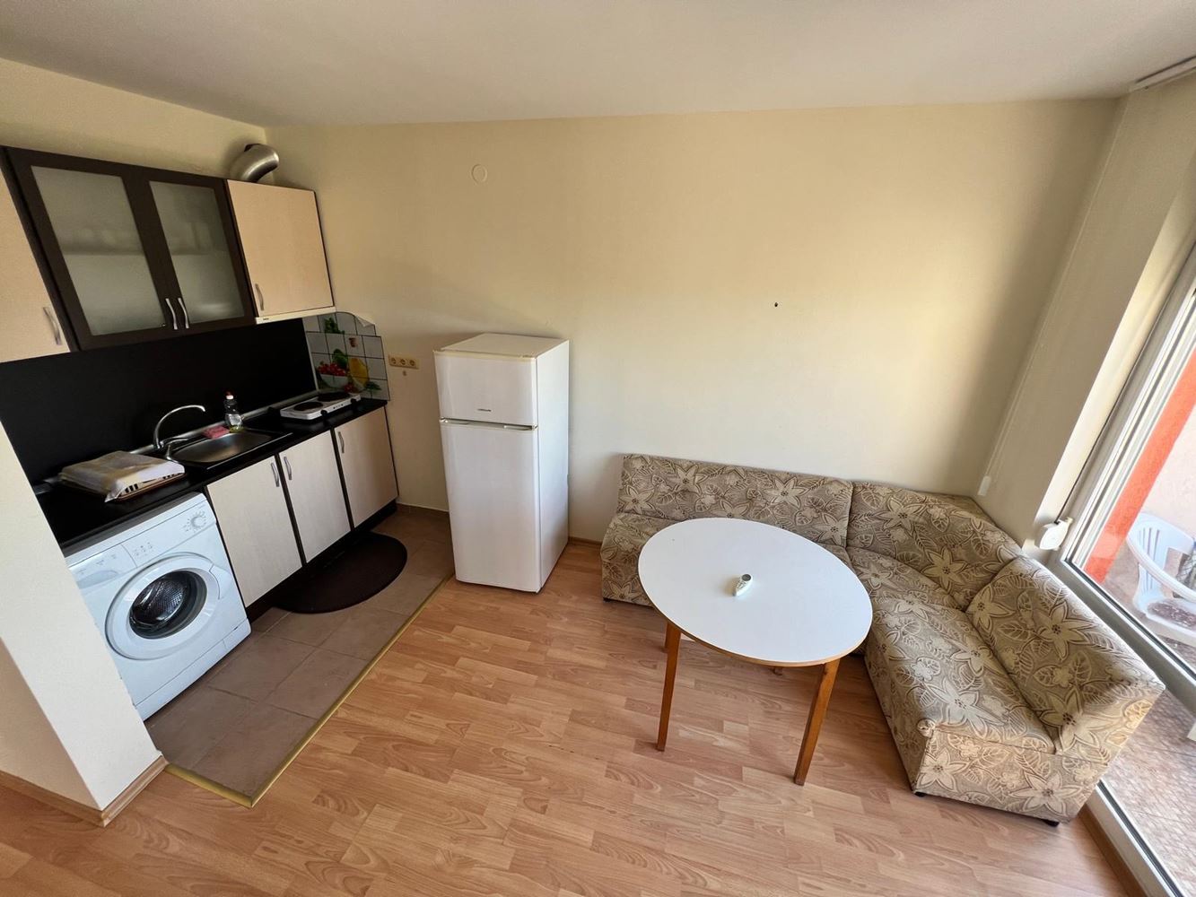 Просторная и полностью меблированная студия в Солнечном Берегу – готова к проживанию или инвестиции