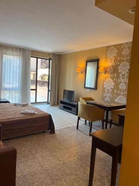 Просторная студия в роскошном комплексе всего в 50 м от пляжа на Солнечном берегу