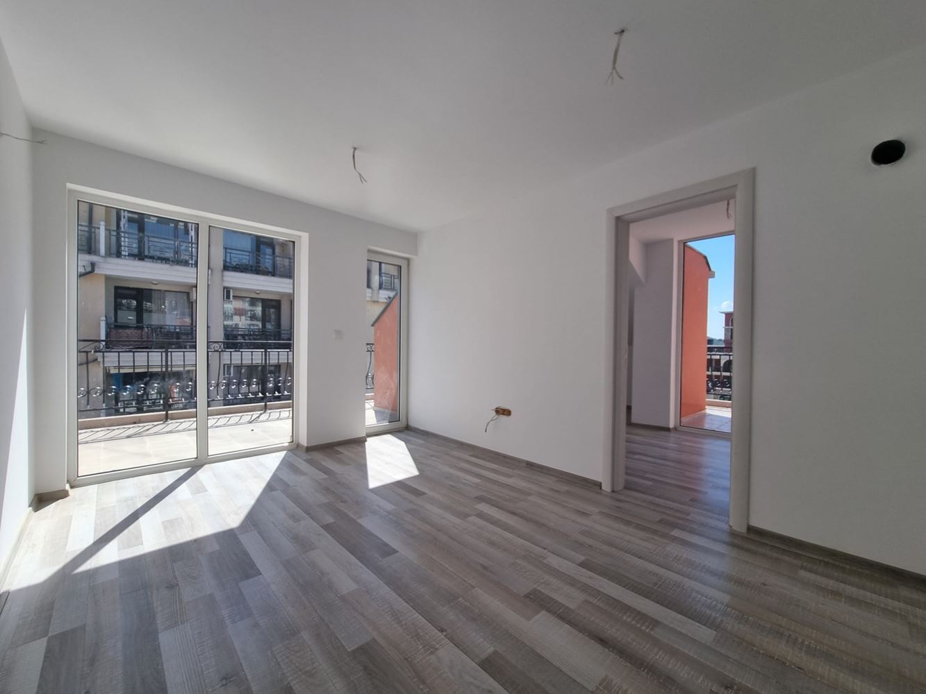 Светлая и современная квартира с отличным расположением – сочетание комфорта, природы и морского духа