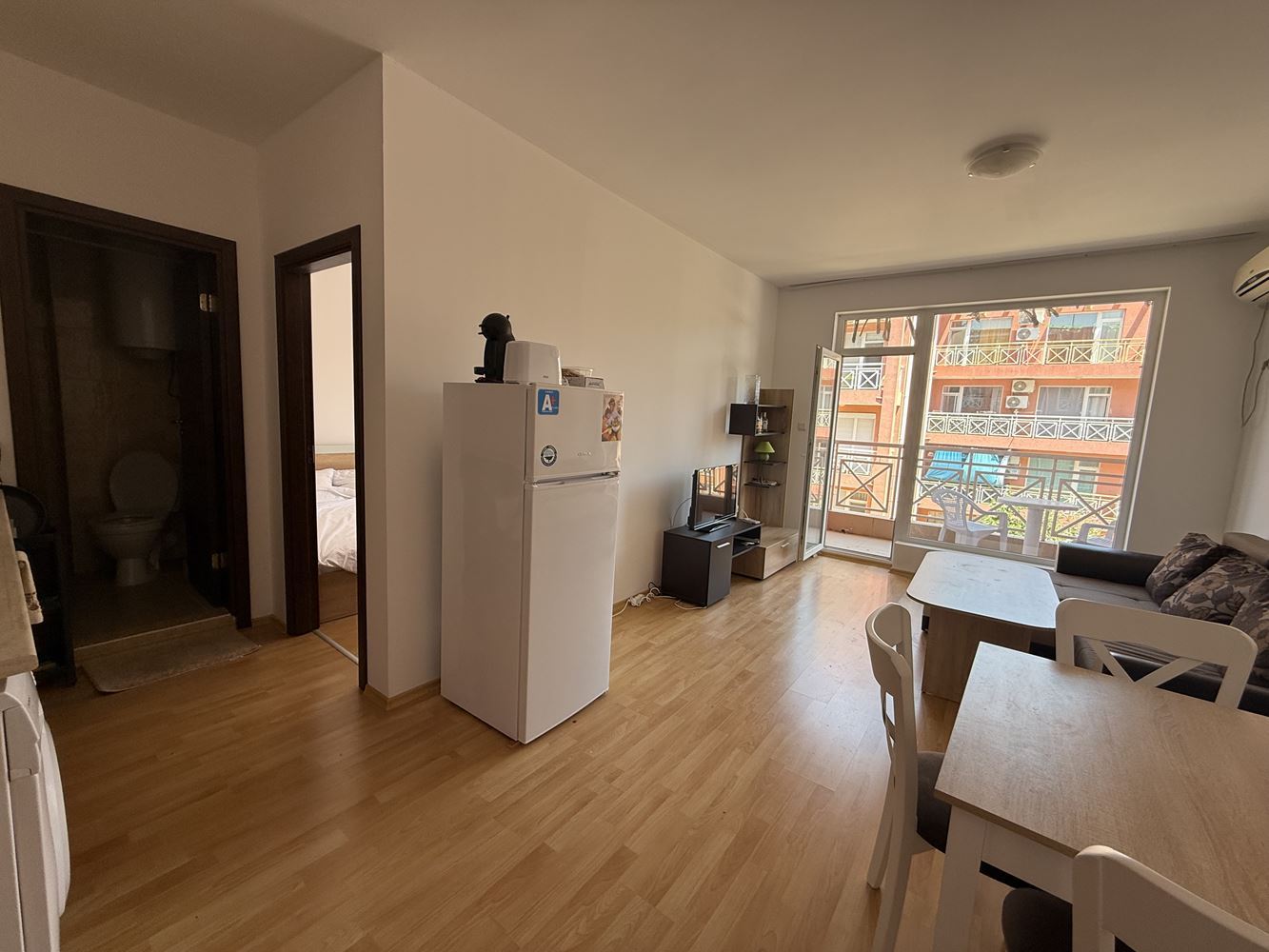 Обставленный апартамент с одной спальней с видом на бассейн в Солнечном Берегу