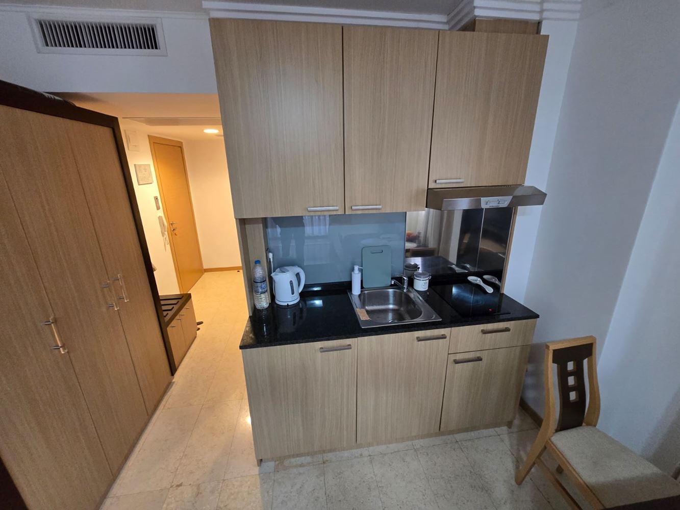 Роскошная студия на первой линии в Равда – стиль, комфорт и прямой доступ к пляжу