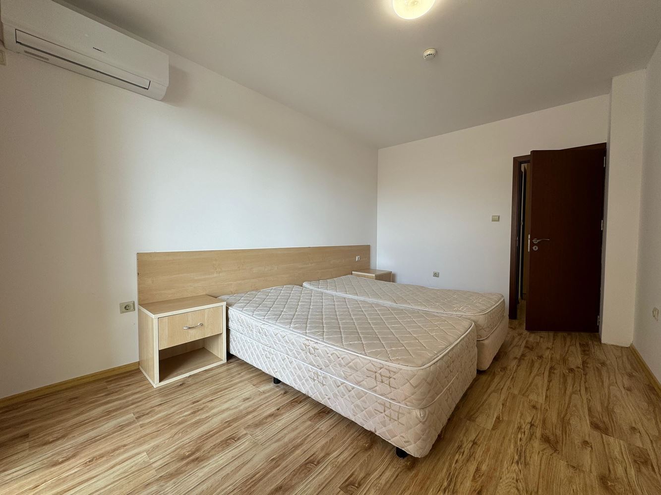 Двухкомнатный апартамент с видом на бассейн на окраине Солнечного Берега – спокойствие, природа и круглогодичный комфорт