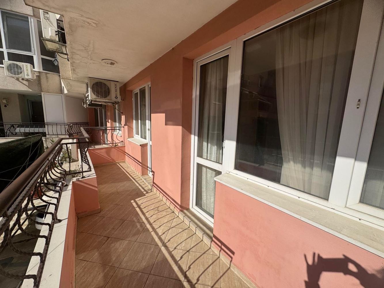 Квартира с одной спальней на первом этаже в Старом городе Поморие – рядом с морем