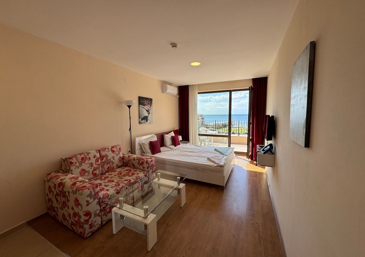 Студия на первой линии с видом на море в роскошном комплексе – полностью меблирована и готова к использованию