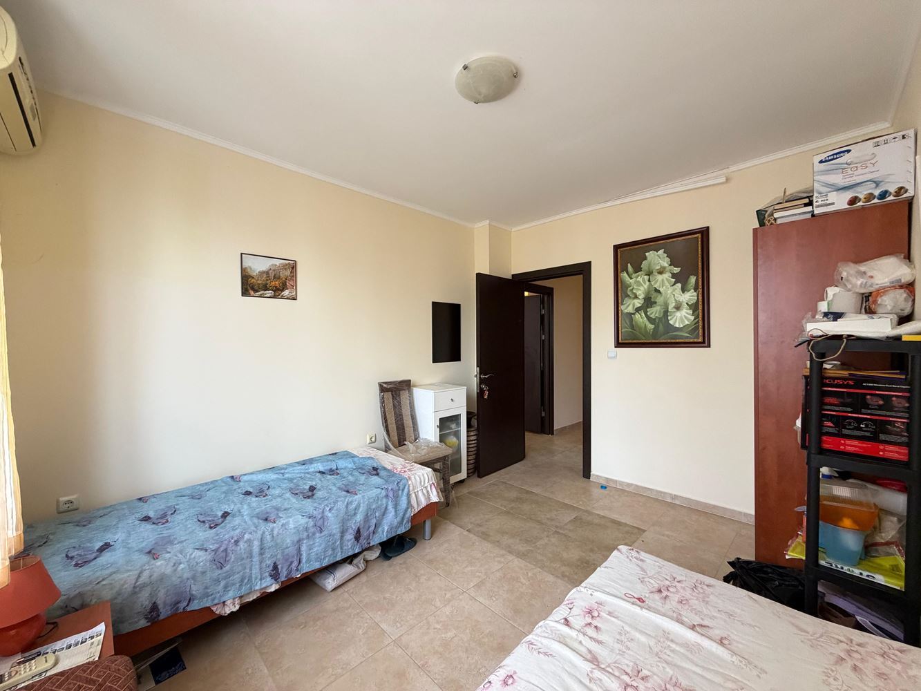 Апартамент с двумя спальнями и видом на бассейн в Несебре – простор, комфорт и отличное расположение всего в 300 метрах от моря