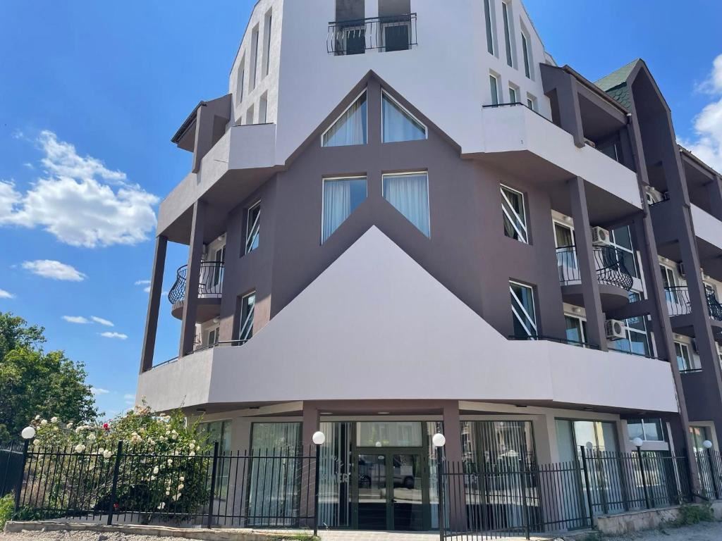 Практичная студия без обслуживания в Равда – отличный выбор для постоянного проживания или инвестиций