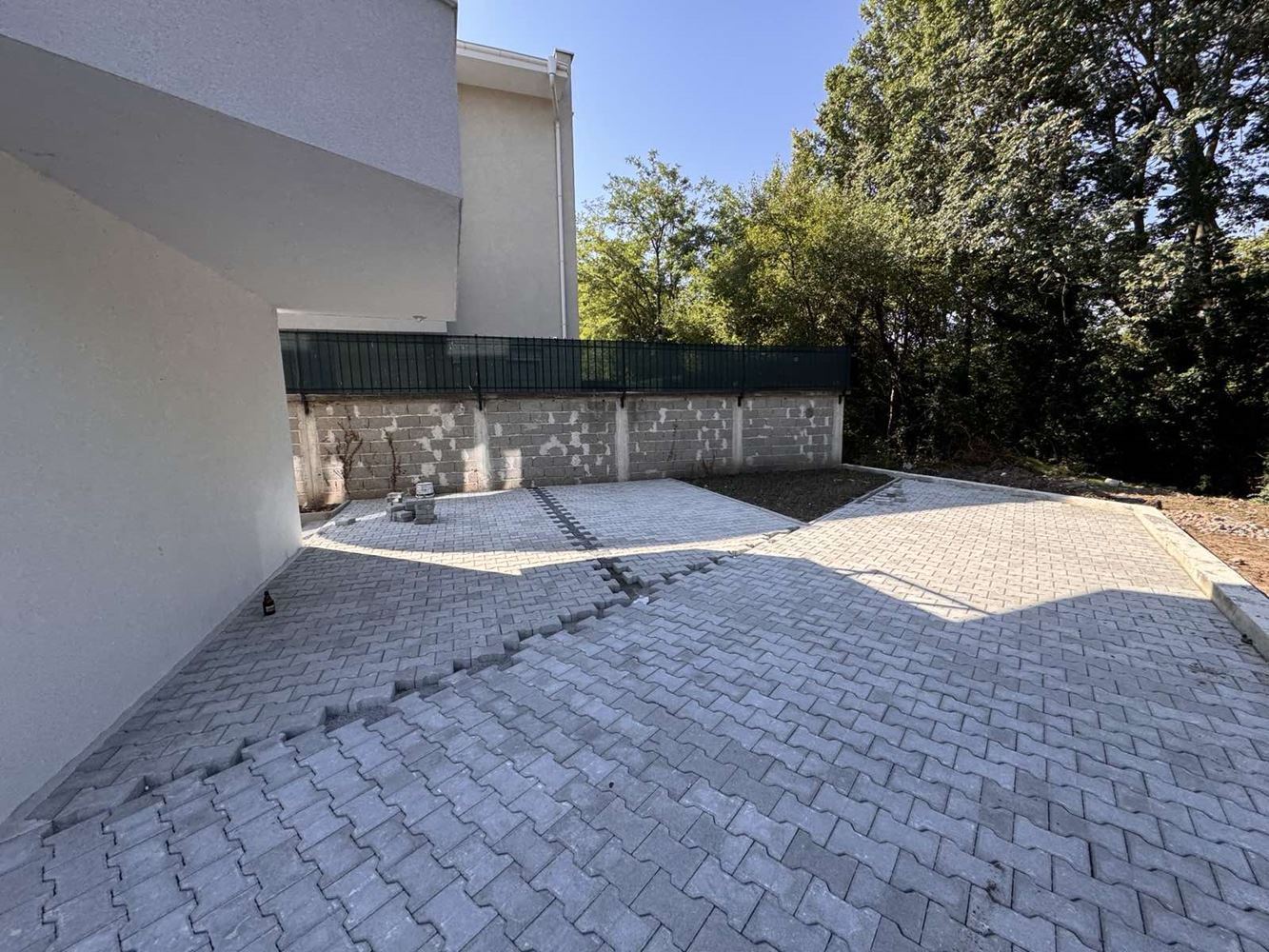 Панорамная студия с видом на море на последнем этаже в Сарафово – новая квартира с Акт 16