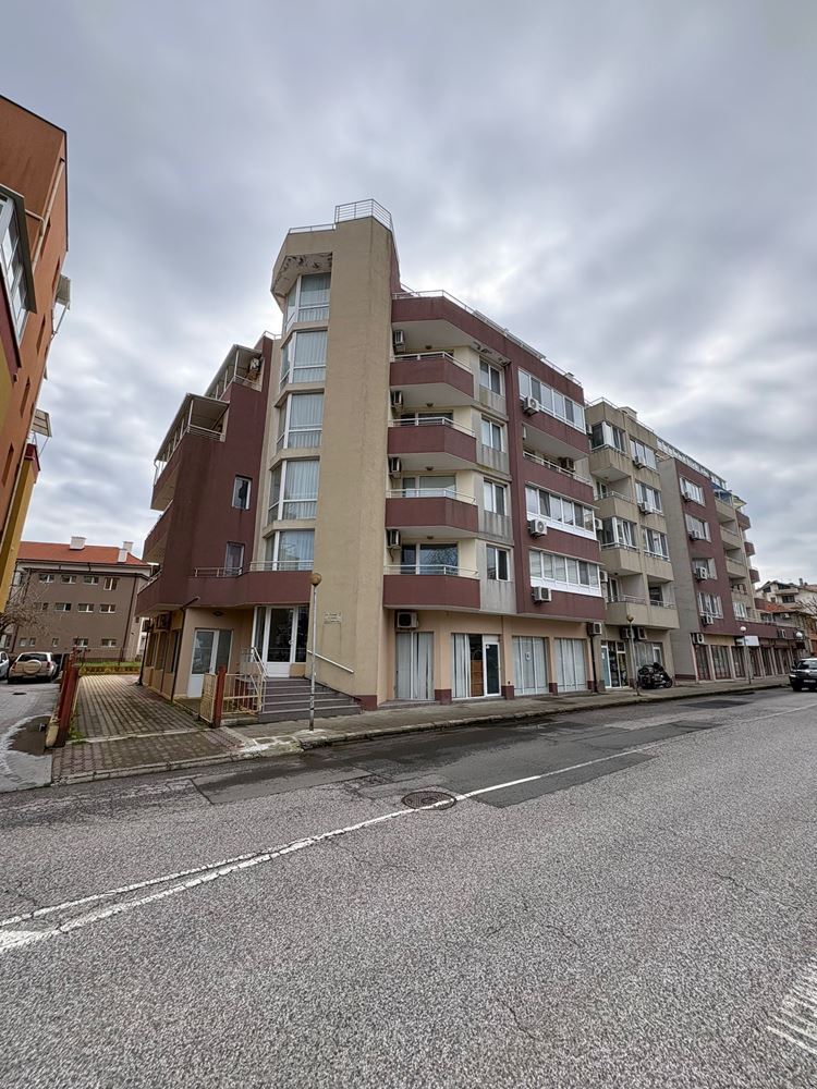 Двухкомнатная квартира в Поморие – отличное расположение в 400 м от моря и центра