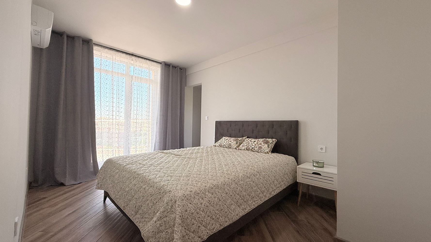 Роскошная квартира с тремя спальнями на первой линии в Равде – простор, престиж и впечатляющая морская панорама