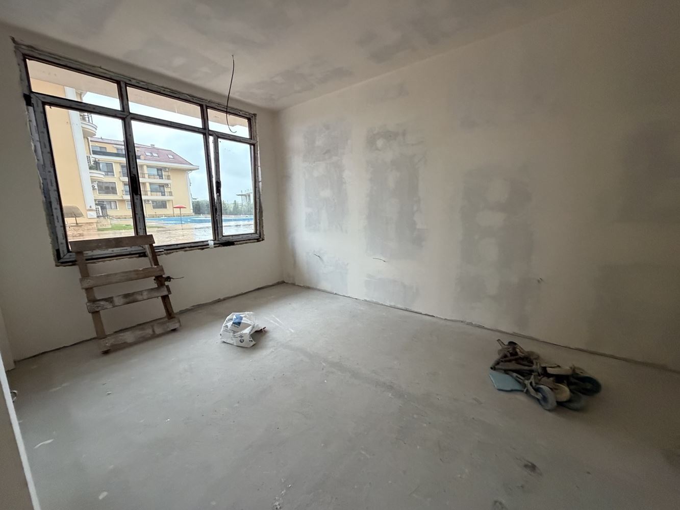 Апартамент с одной спальней в современном комплексе в нескольких шагах от моря в Равде – идеальный выбор для инвестиций или уютного дома