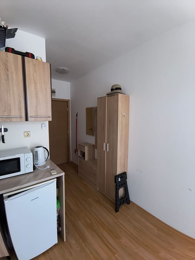 Эксклюзивно меблированная студия в закрытом комплексе с богатой инфраструктурой и спокойной атмосферой