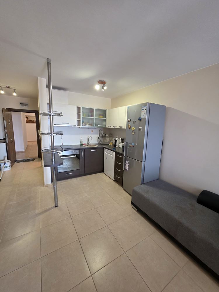 Панорамная квартира с видом на море в Равде – пространство, комфорт и отличное расположение на второй линии