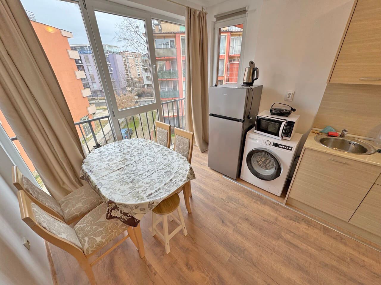 Квартира с одной спальней с видом на бассейн в престижном комплексе в Солнечном Береге