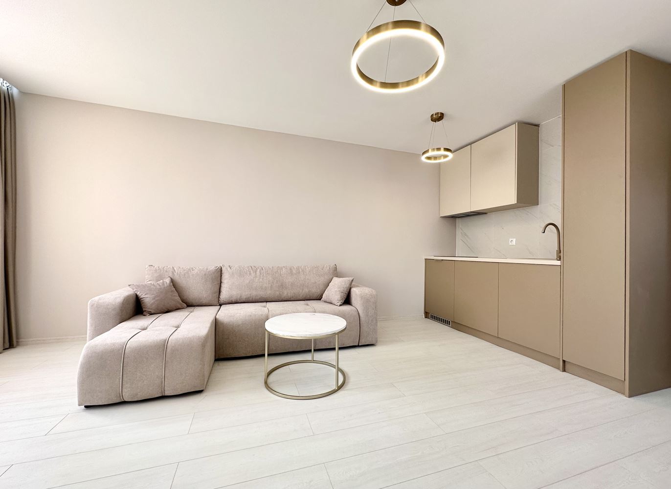 Уютная квартира с одной спальней с видом на бассейн и зелёные зоны в Солнечном Береге – готова к использованию