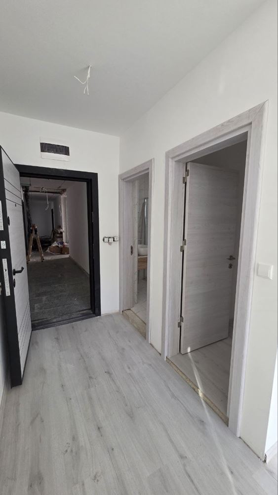 Функциональная студия на первом этаже – отличная возможность для инвестиций или уютного жилья