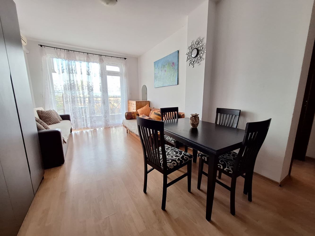 Просторная квартира с одной спальней в люксовом комплексе с бассейнами и спортивными удобствами